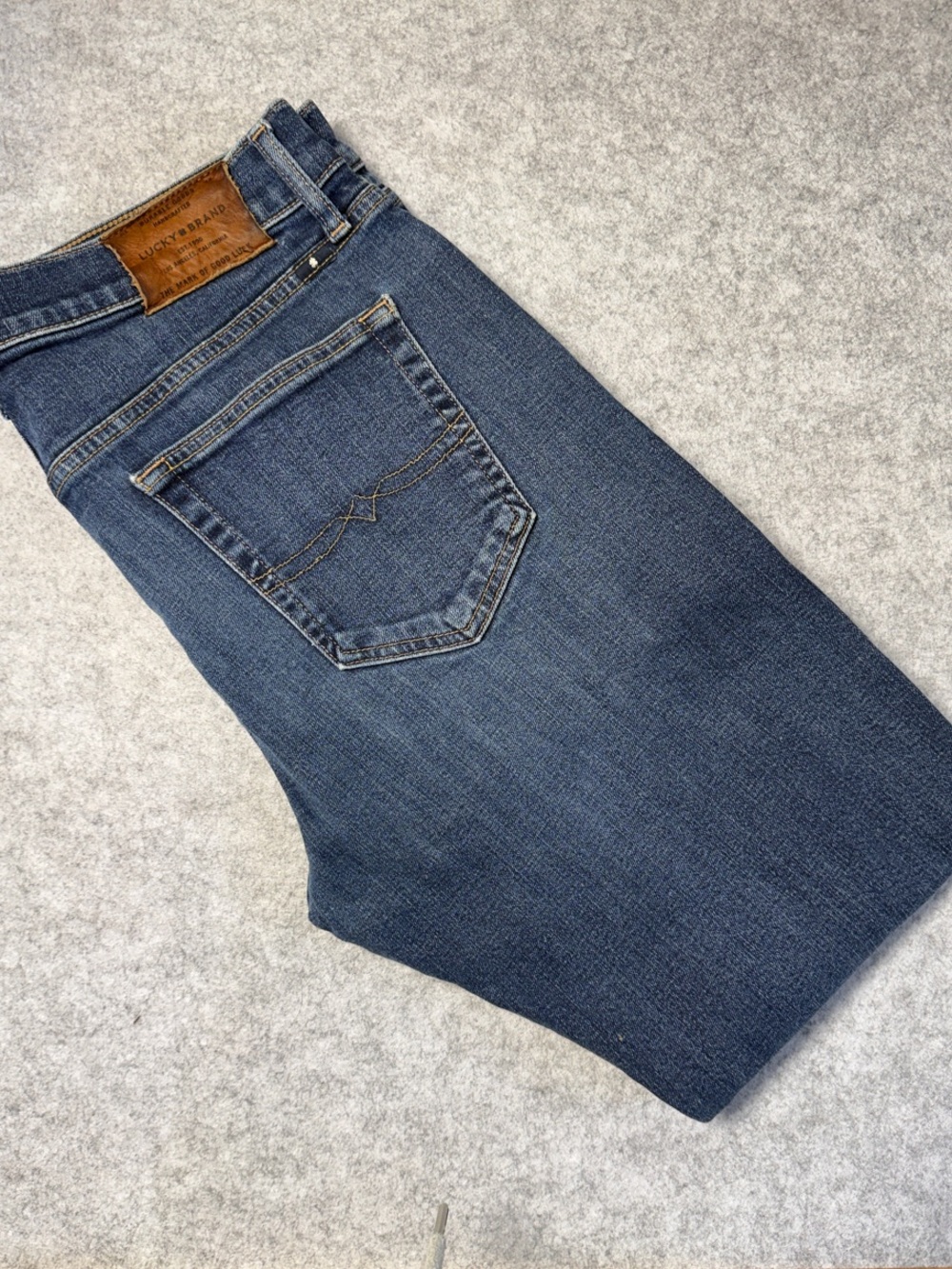 Lucky Brand Men's 121 Heritage Slim Dark Blue Jeans — Size 34